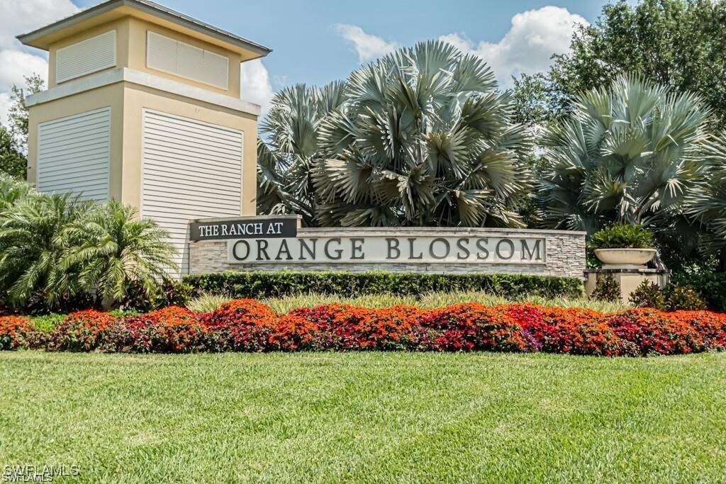 2097 Fairmont Ln in Naples, FL - Foto de edificio