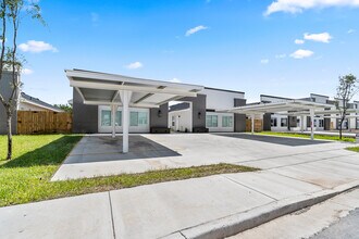 3506 S Dominique Dr, Unit 1 in Pharr, TX - Foto de edificio - Building Photo