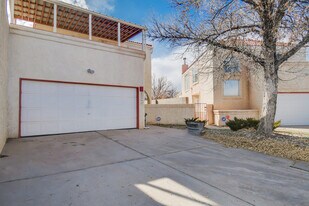 6937 El Cajon Ct NW in Albuquerque, NM - Building Photo