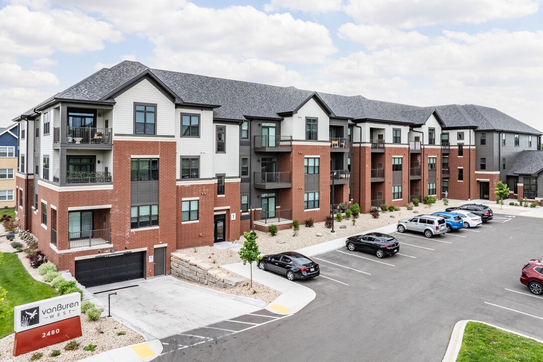 Van Buren West in Sun Prairie, WI - Building Photo