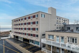5300 Boardwalk in Ventnor City, NJ - Foto de edificio - Building Photo
