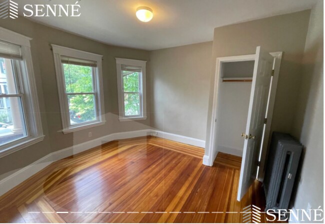 11 Cambridge Terrace in Cambridge, MA - Building Photo - Building Photo