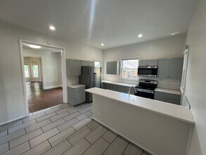 1310 S 30th Ave in Omaha, NE - Building Photo - Building Photo