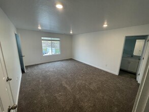 8610 W Beckville Dr in Magna, UT - Building Photo - Building Photo