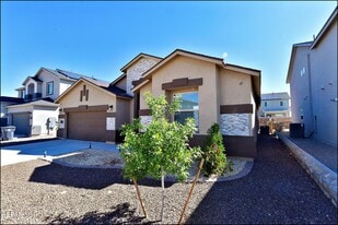 10716 Drew Pearson Dr in El Paso, TX - Building Photo