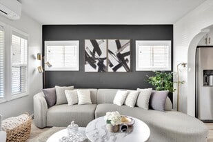 1138 W 52nd St in Los Angeles, CA - Building Photo