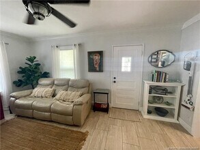 2171 NE Pelican Terrace in Jensen Beach, FL - Foto de edificio - Building Photo