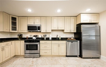 723 5th St NE, Unit ID668P in Washington, DC - Foto de edificio - Building Photo