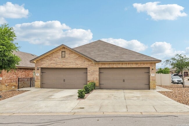 219 Eugene Pass in New Braunfels, TX - Building Photo - Building Photo