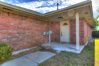 1726 W Palm Pl in Oklahoma City, OK - Building Photo - Building Photo