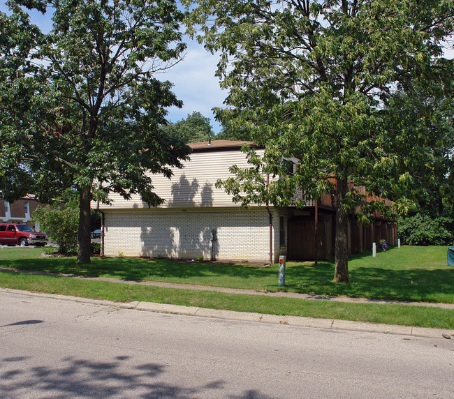 989 Somerset Dr in Miamisburg, OH - Foto de edificio - Building Photo