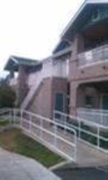 745 E Cambridge Ave in Fresno, CA - Foto de edificio