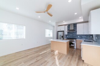 4369 Rosewood Ave in Los Angeles, CA - Building Photo - Building Photo