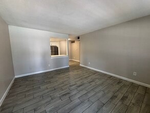600 Nottingham Oaks Trail in Houston, TX - Building Photo - Building Photo