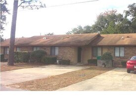 716 Fairview Dr in Fort Walton Beach, FL - Building Photo