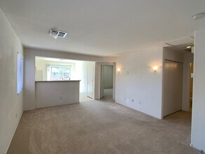10279 Falling Needle Ave in Las Vegas, NV - Building Photo - Building Photo