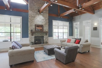 The Linc Apartments in Urbana, IL - Foto de edificio - Interior Photo