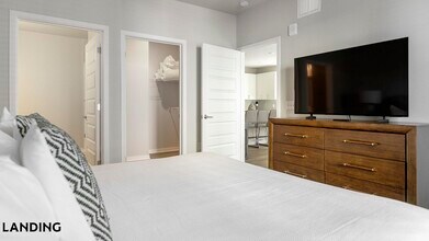 4902 Cosmos Cir, Unit 220 in Wimauma, FL - Foto de edificio - Building Photo