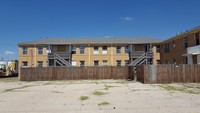 The Villas on Wall Street in Midland, TX - Building Photo - Building Photo