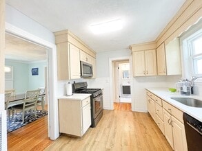 31 Grassmere Rd in Brookline, MA - Building Photo - Building Photo