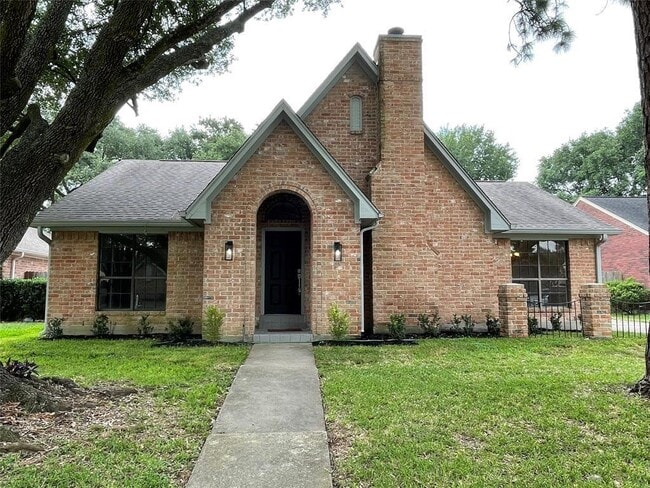 1015 Cascade Creek Dr