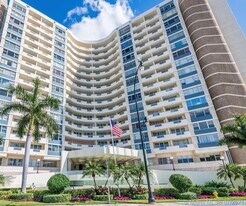 3180 S Ocean Dr, Unit 706 in Hallandale Beach, FL - Building Photo