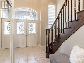 10 Bloom Dr in Brampton, ON - Building Photo - Building Photo