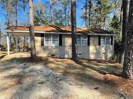 1112 Acorn St in Fayetteville, NC - Building Photo