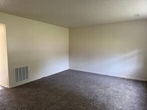 8675 Tervada Dr in Knoxville, TN - Building Photo - Building Photo