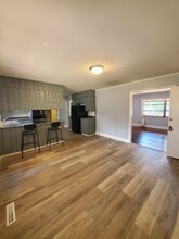 3818 Avalon Ave in Charlotte, NC - Foto de edificio - Building Photo