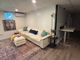 364 Argus Cir NW in Atlanta, GA - Building Photo