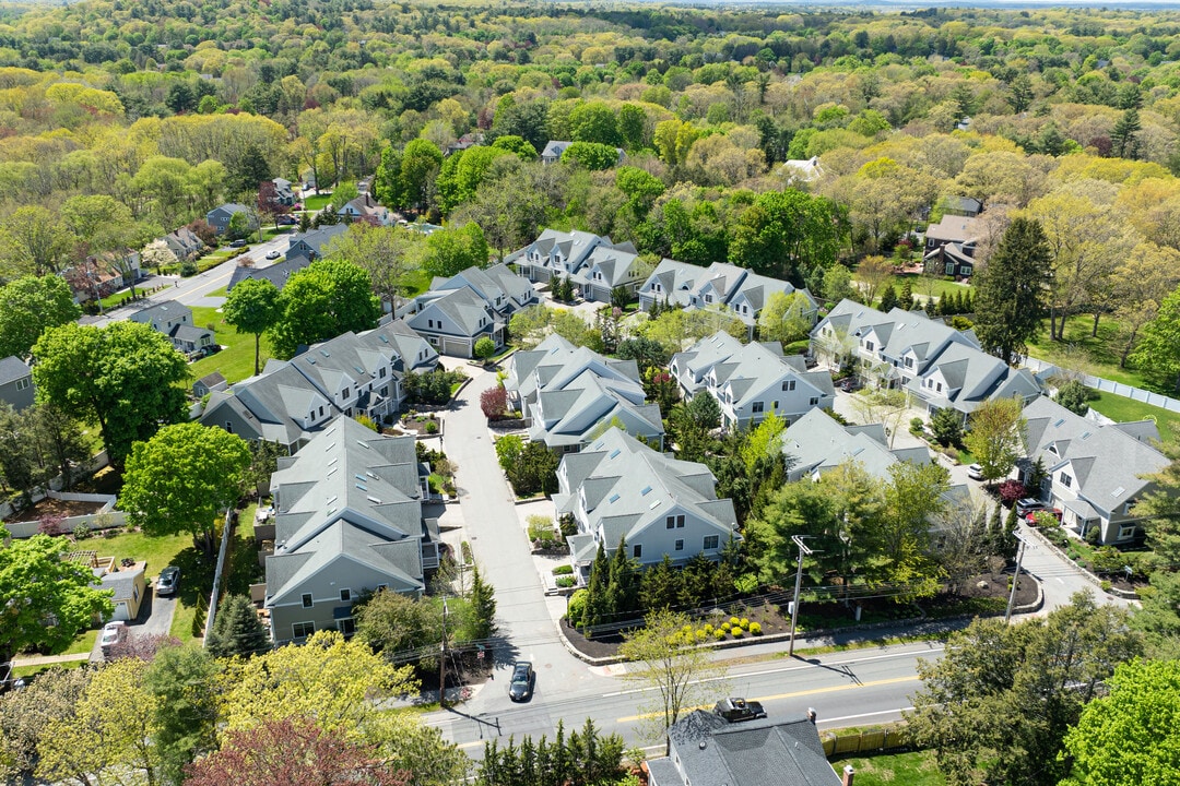 Lexington Courtyard in Lexington, MA - Building Photo