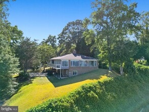 5510 Beach Dr in Saint Leonard, MD - Building Photo - Building Photo