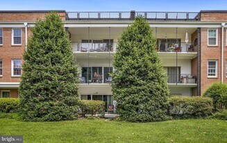 3535 Chevy Chase Lake Dr in Chevy Chase, MD - Building Photo