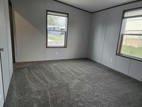 13 N Roxbury Dr in Hamburg, NY - Building Photo - Building Photo