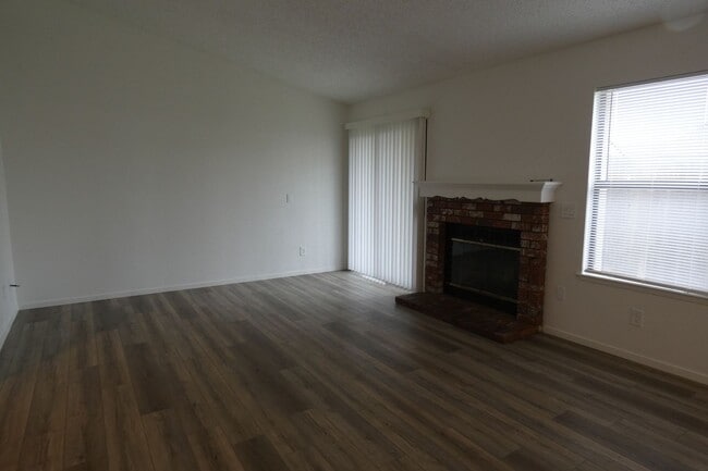 129 Cedar Rd in Santa Maria, CA - Building Photo - Building Photo