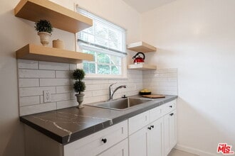 823 Highland Ave in Glendale, CA - Building Photo - Building Photo