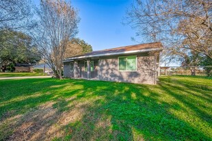 811 Strange Dr in Richmond, TX - Foto de edificio - Building Photo