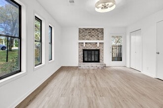 1010 Mathews Ct in Smyrna, GA - Building Photo - Building Photo