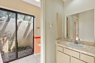 19484 Midway Blvd in Port Charlotte, FL - Building Photo - Building Photo