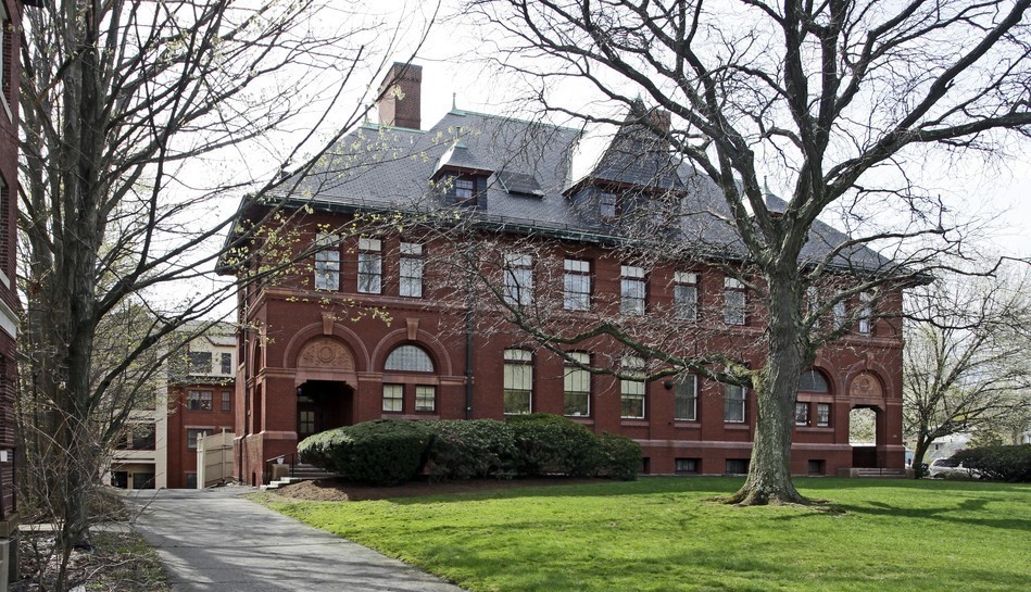 Phillips Park Apartments in Wellesley, MA - Building Photo