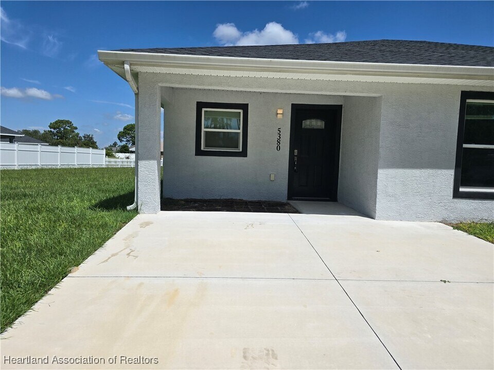 5380 Pebble Beach Dr in Sebring, FL - Building Photo