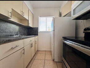 2330 NW 11th St in Miami, FL - Building Photo - Building Photo