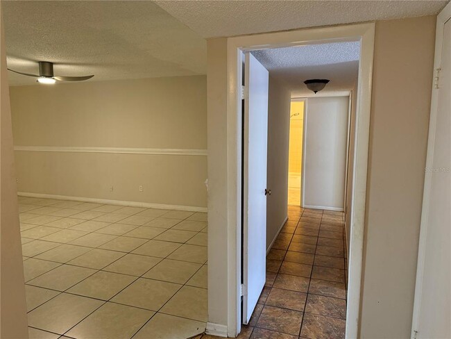 7627 Dolonita Dr in Tampa, FL - Building Photo - Building Photo