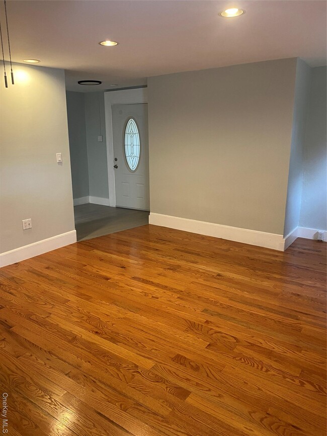 81 South St in Goshen, NY - Building Photo - Building Photo