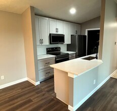 8892 Eagleview Dr, Unit 8892 Eagleview Dr.#12 in West Chester, OH - Building Photo - Building Photo