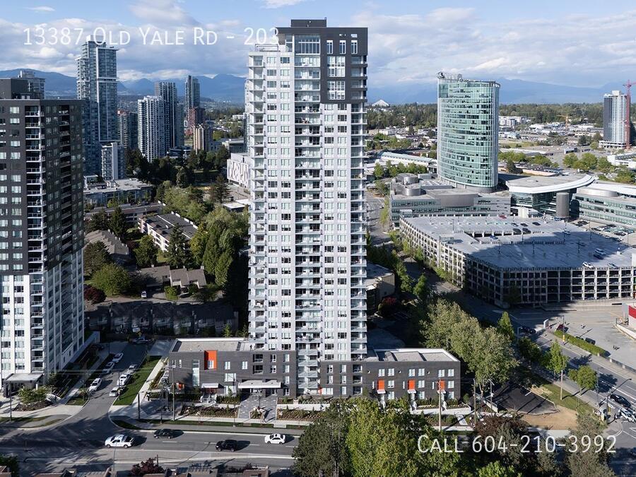 13387 Old Yale Rd in Surrey, BC - Building Photo