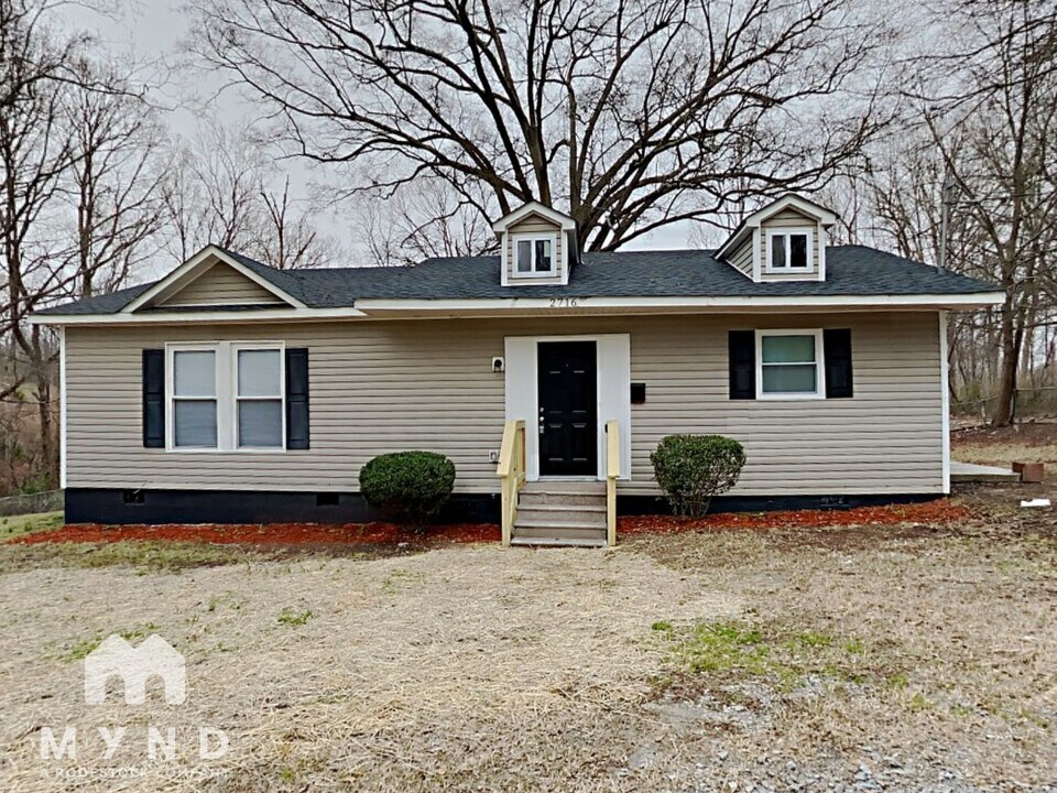 2716 Crawford Ave in Gastonia, NC - Building Photo