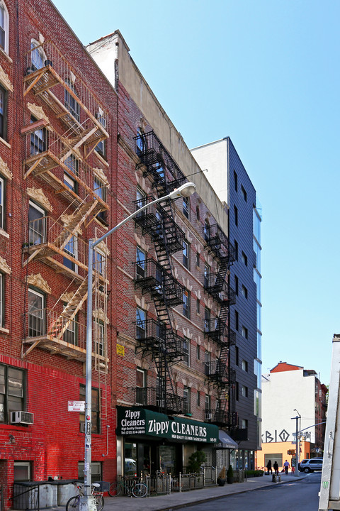 151 Elizabeth St in New York, NY - Foto de edificio