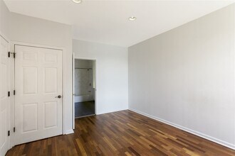 15 Warren St-Unit -314 in Jersey City, NJ - Building Photo - Building Photo